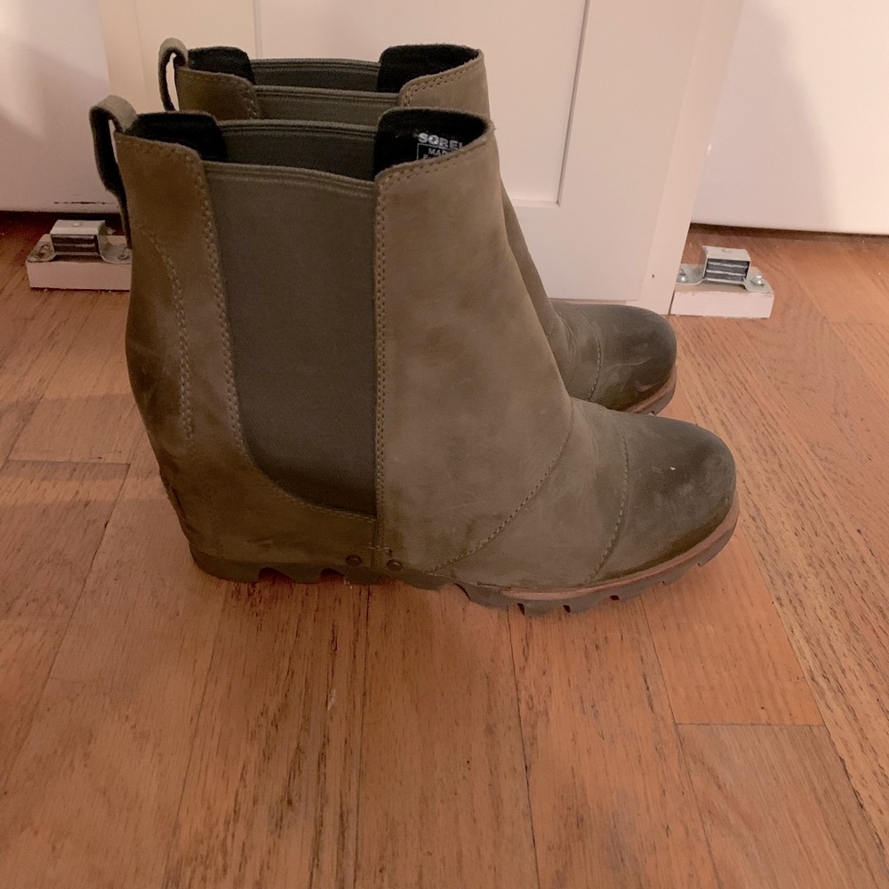 Sorel green booties